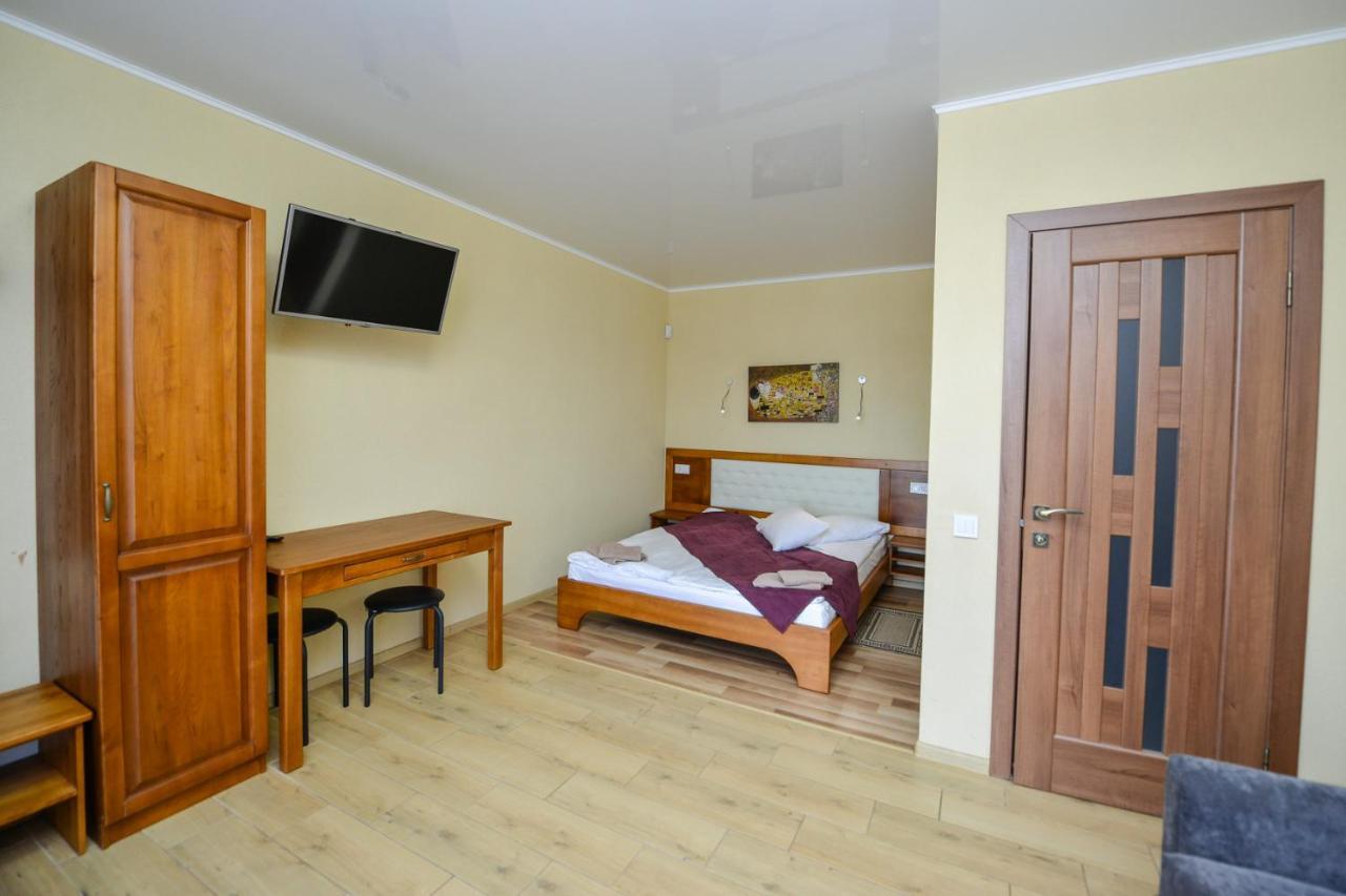 Forest Hotel Polis'ke Ngoại thất bức ảnh
