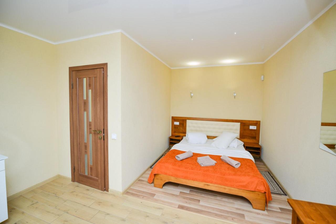 Forest Hotel Polis'ke Ngoại thất bức ảnh