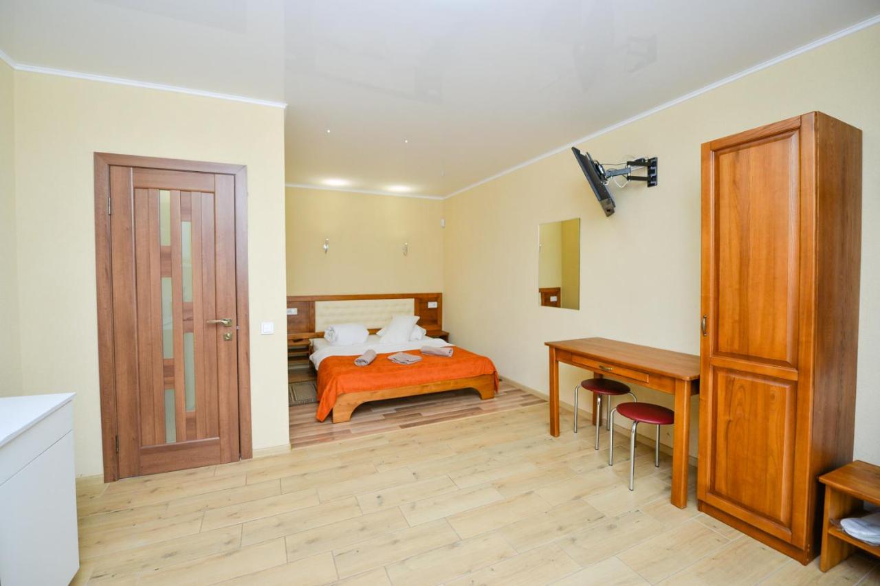Forest Hotel Polis'ke Ngoại thất bức ảnh