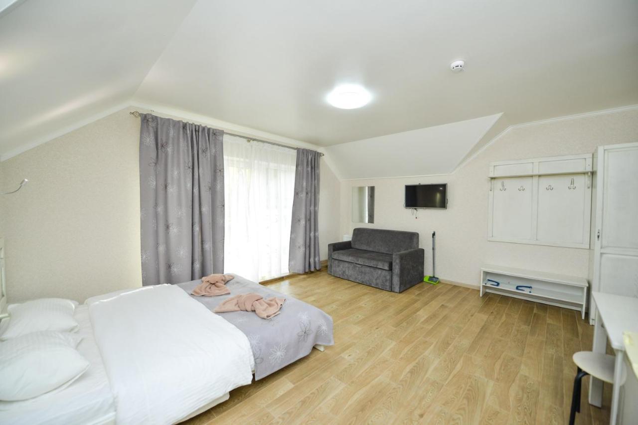 Forest Hotel Polis'ke Ngoại thất bức ảnh