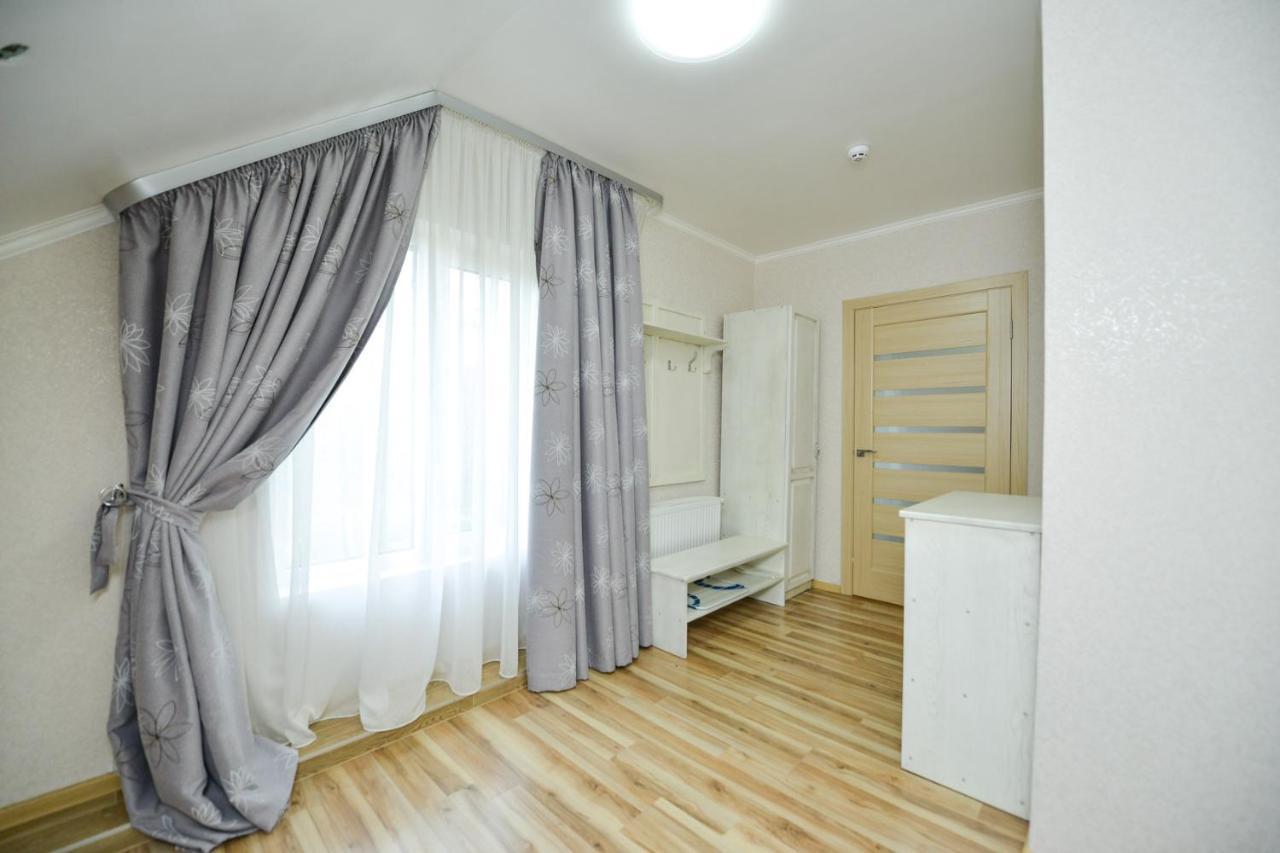 Forest Hotel Polis'ke Ngoại thất bức ảnh