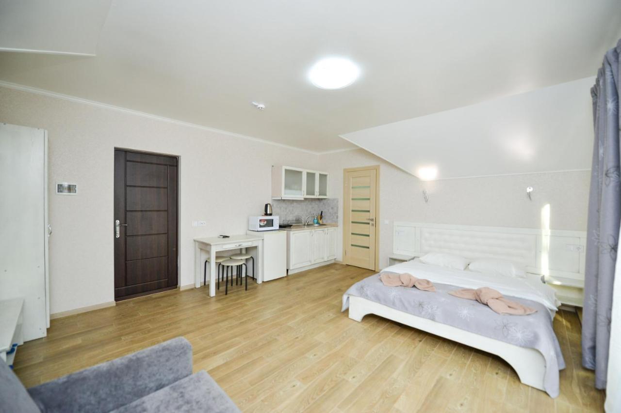 Forest Hotel Polis'ke Ngoại thất bức ảnh