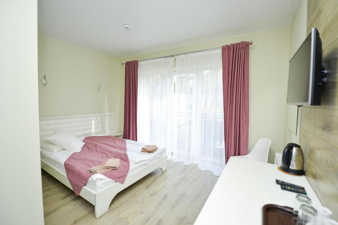 Forest Hotel Polis'ke Ngoại thất bức ảnh